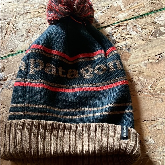 Patagonia Accessories - Patagonia Black and Red Knit Beanie